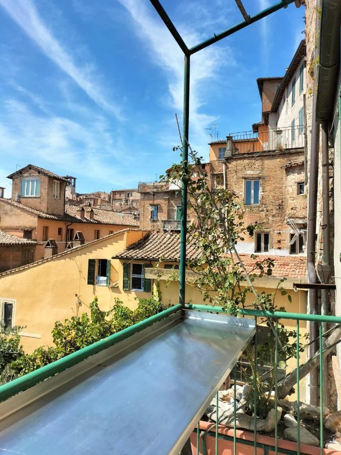 Azzi B&B Comfortably, In The Quietness Of The Perugia Historical Centre Exteriör bild