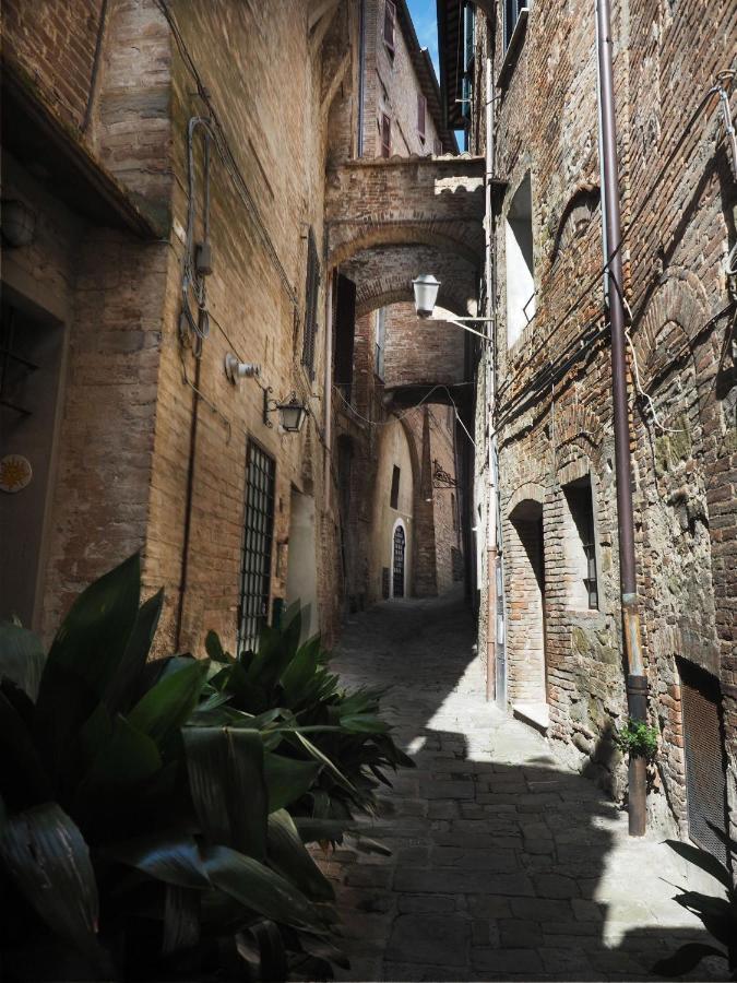 Azzi B&B Comfortably, In The Quietness Of The Perugia Historical Centre Exteriör bild